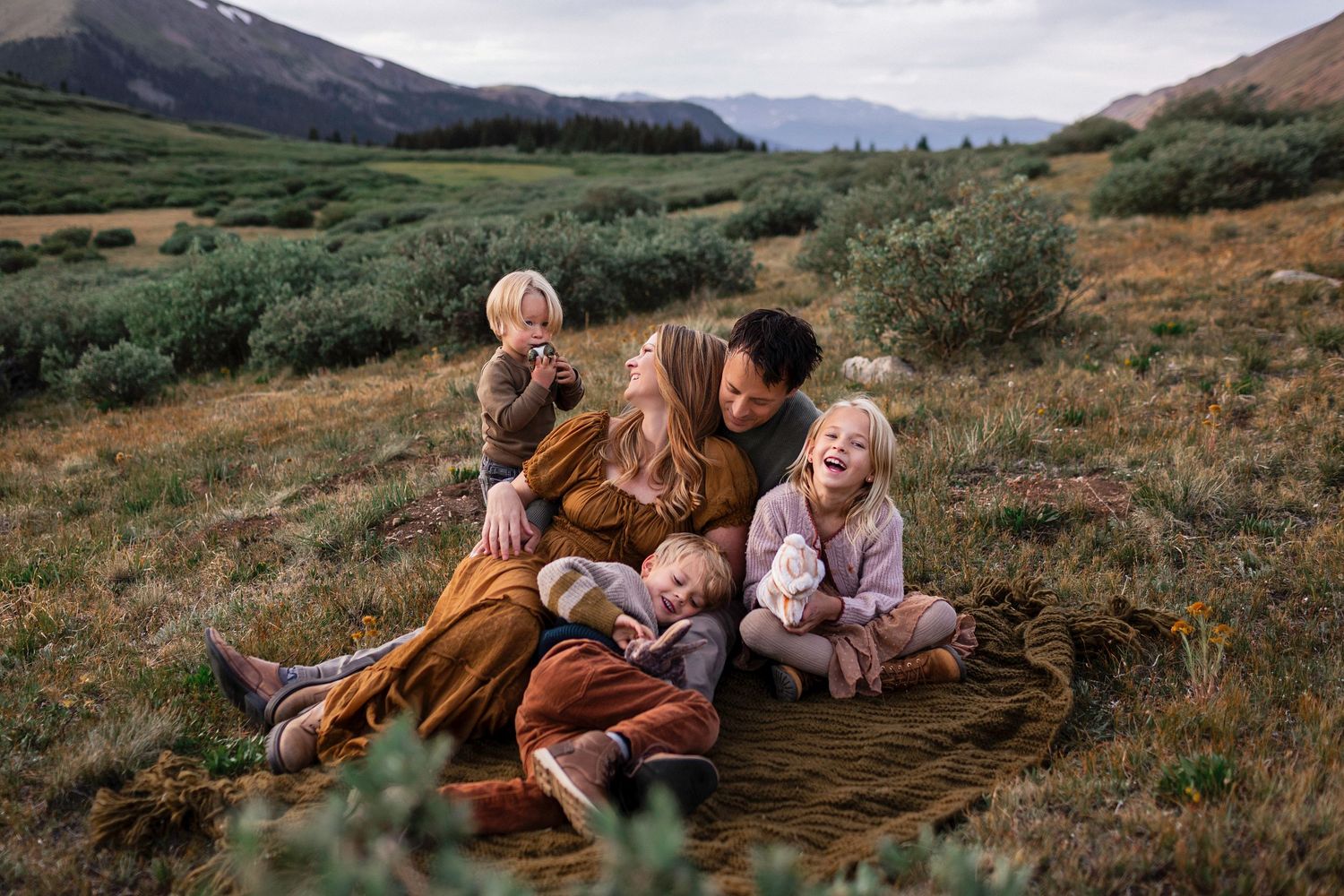 young family playing, lifestyle portrait photographer Navarre Florida