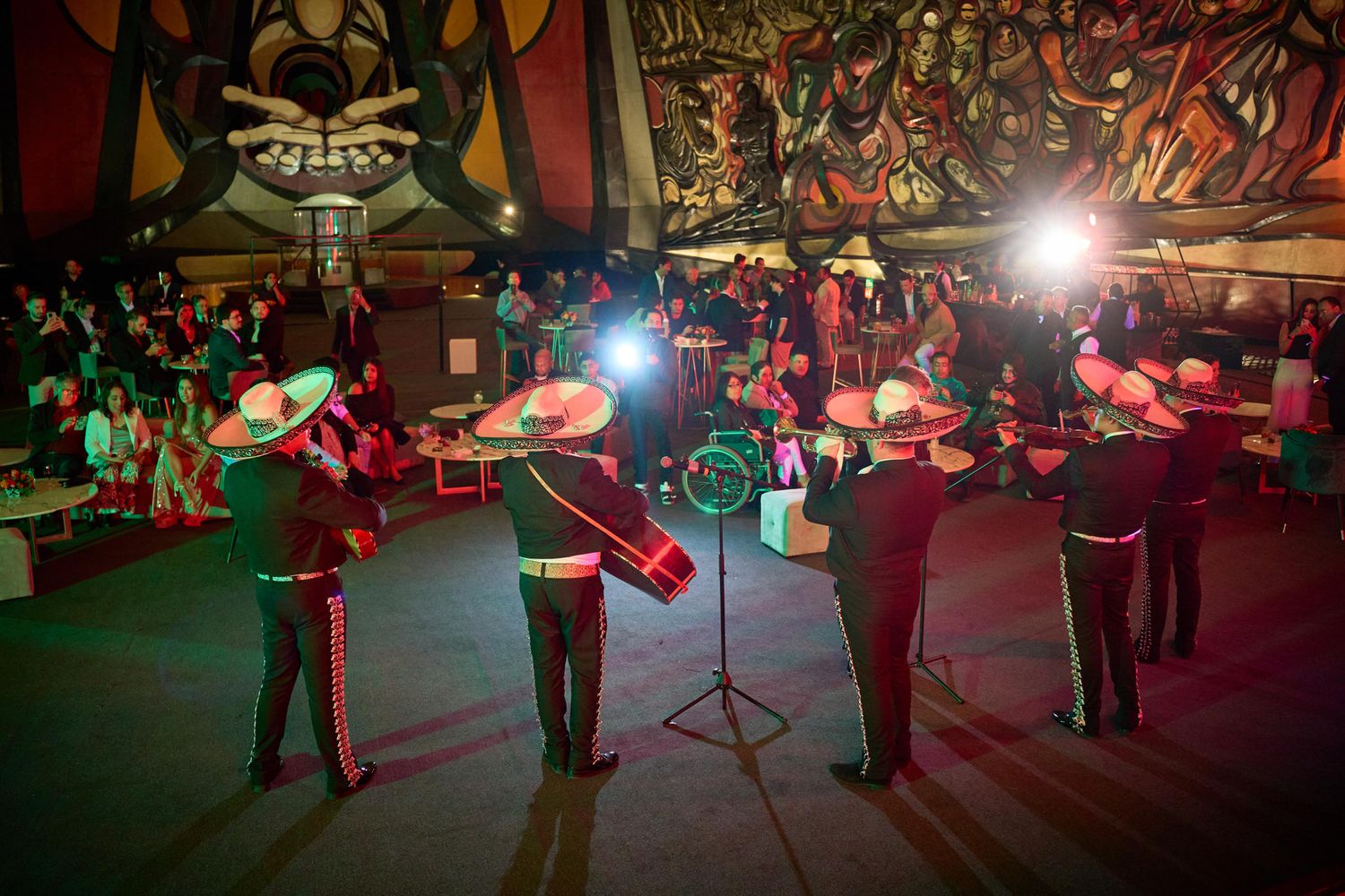Mariachi en evento empresarial evento Polyforum Siqueiros