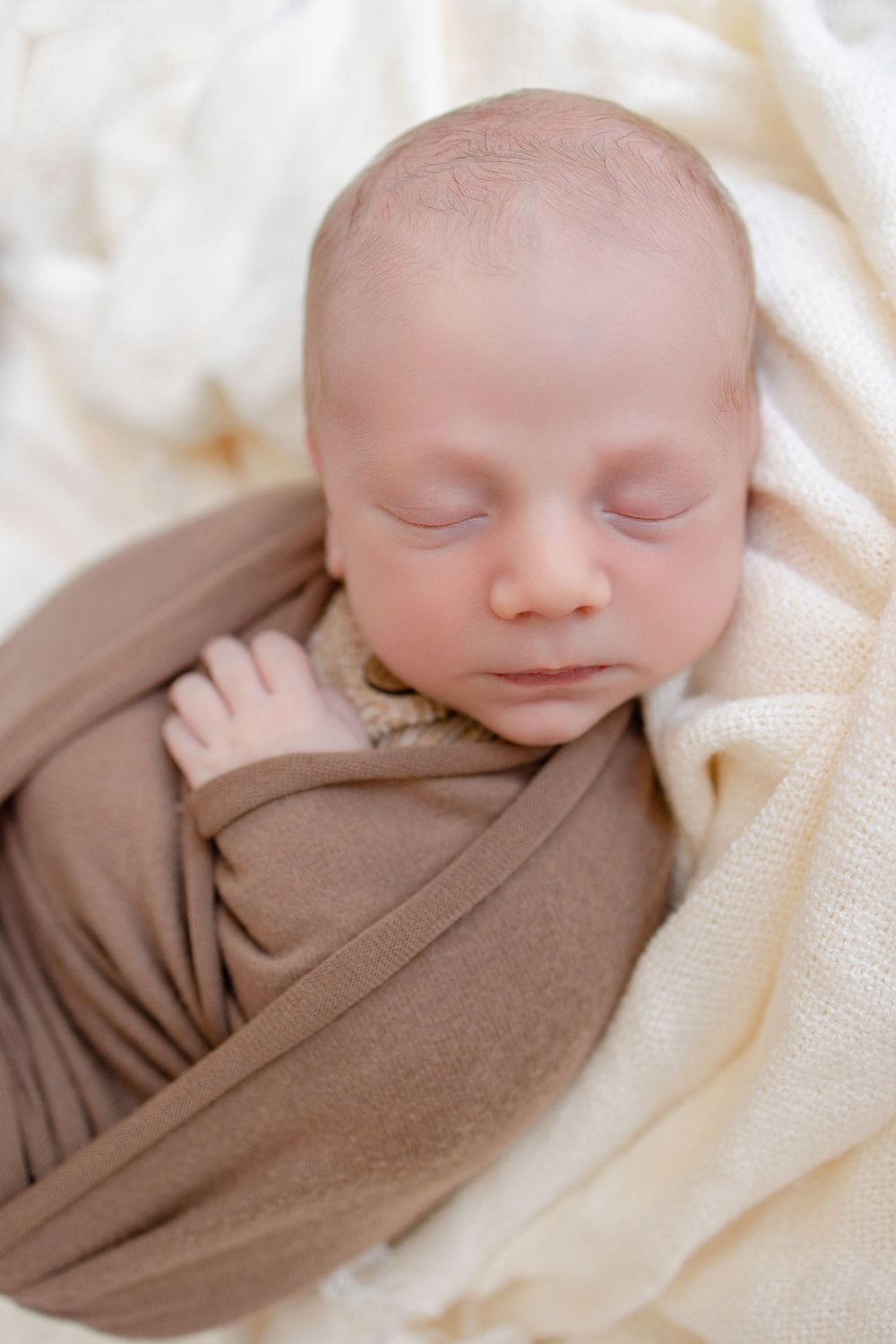 Kendall Kuss Photography Waukesha County family photographer. Newborn photos in Watertown WI natural light studio
