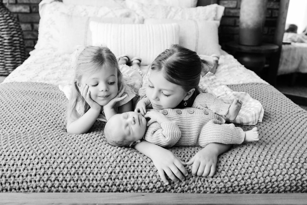 Kendall Kuss Photography Waukesha County family photographer. Newborn photos in Watertown WI natural light studio