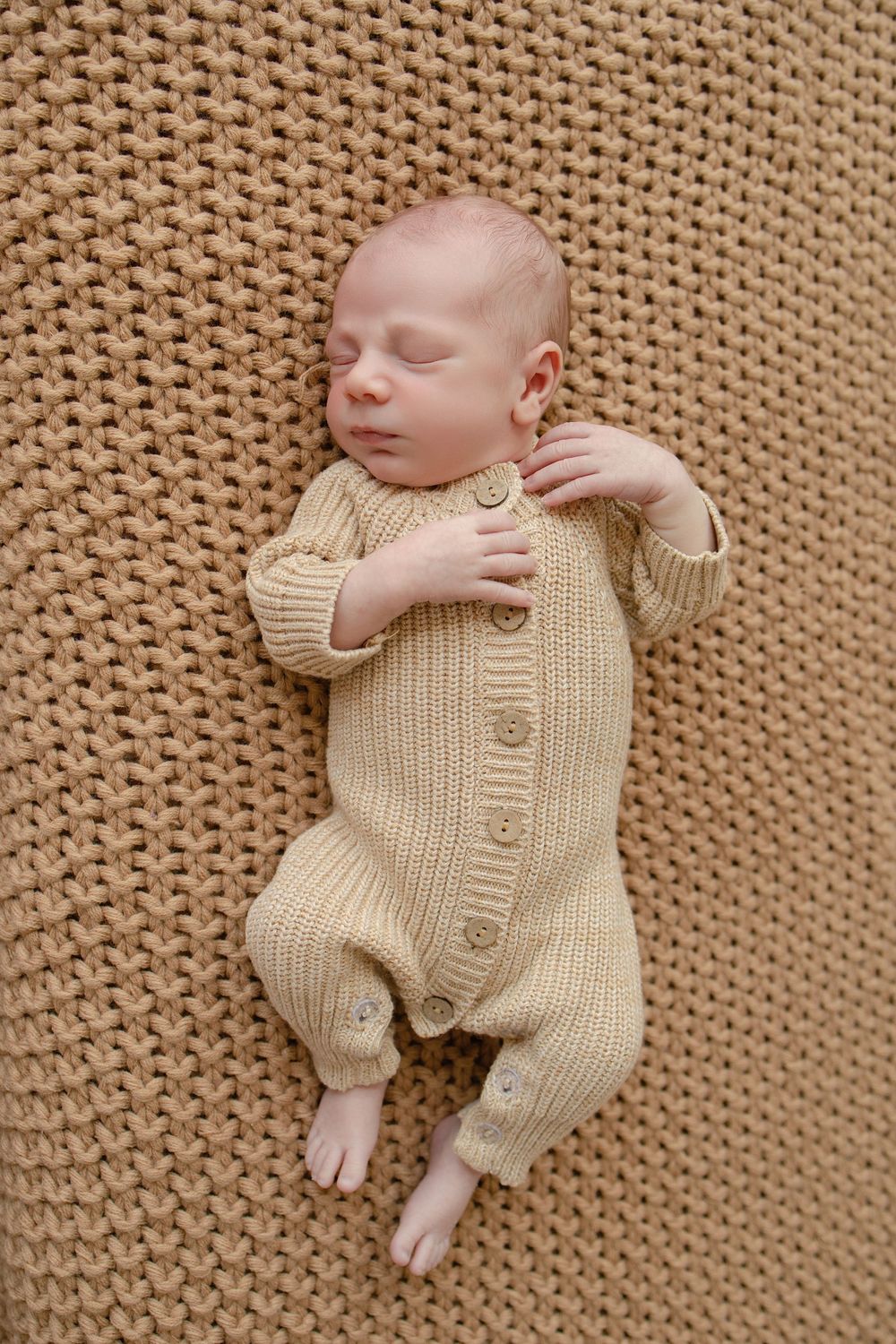 Kendall Kuss Photography Waukesha County family photographer. Newborn photos in Watertown WI natural light studio