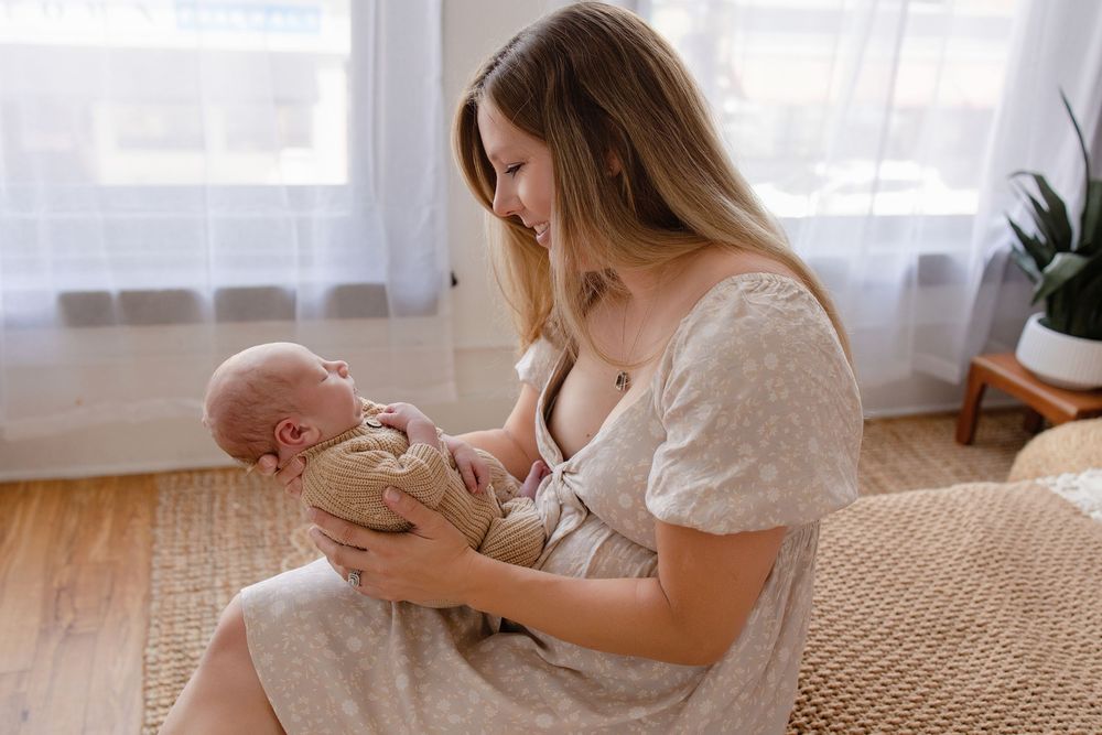 Kendall Kuss Photography Waukesha County family photographer. Newborn photos in Watertown WI natural light studio