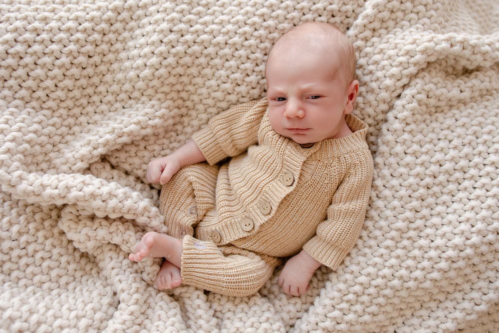 Kendall Kuss Photography Waukesha County family photographer. Newborn photos in Watertown WI natural light studio