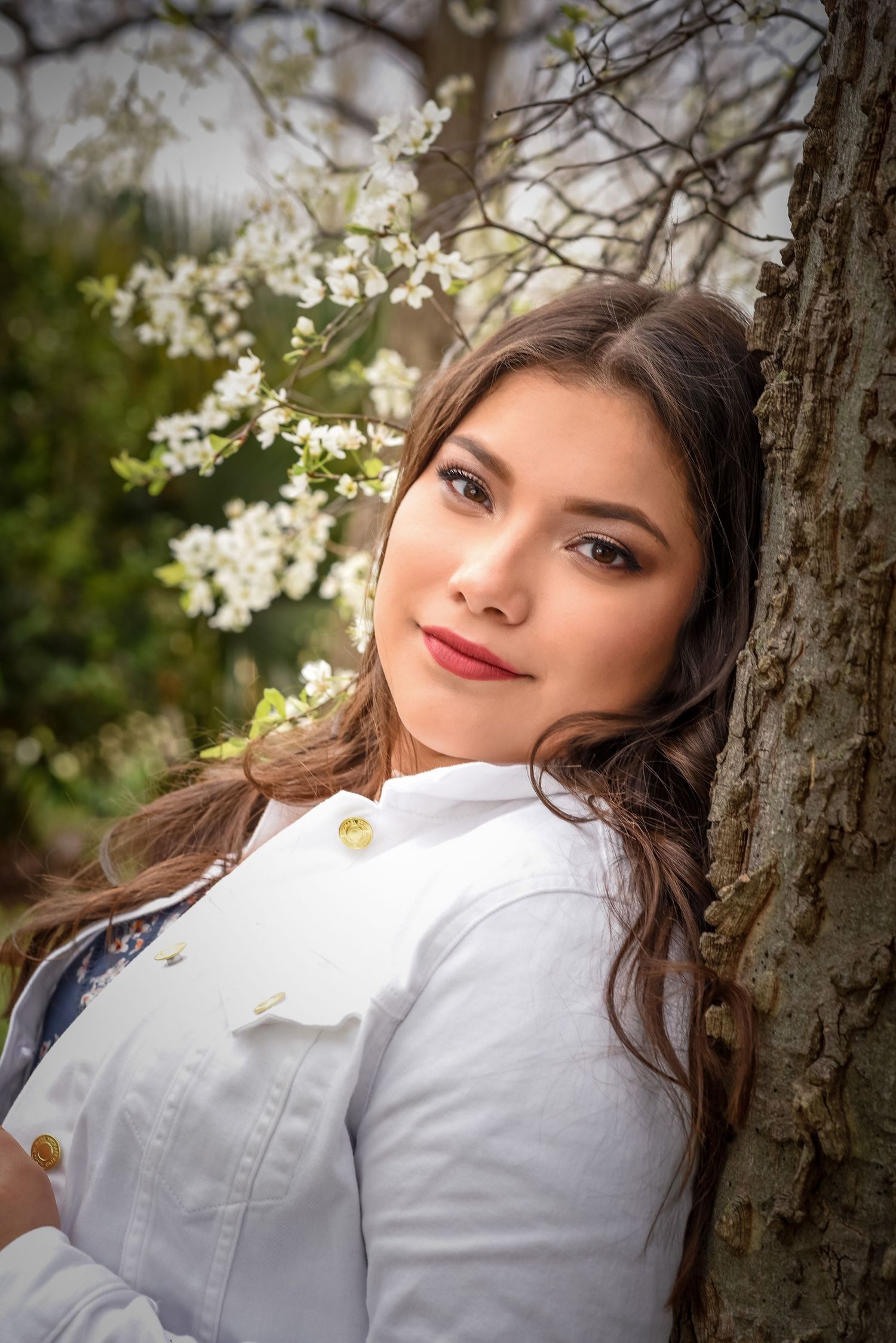 Arlington quinceañera photographer helping families create timeless portraits with scenic backgrounds, natural posing, and elegant style