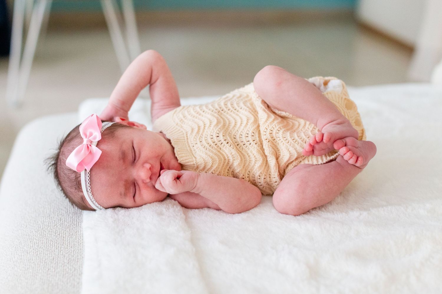Portrait of a newborn. In-home lifestyle newborn session in Guaynabo, Puerto Rico.