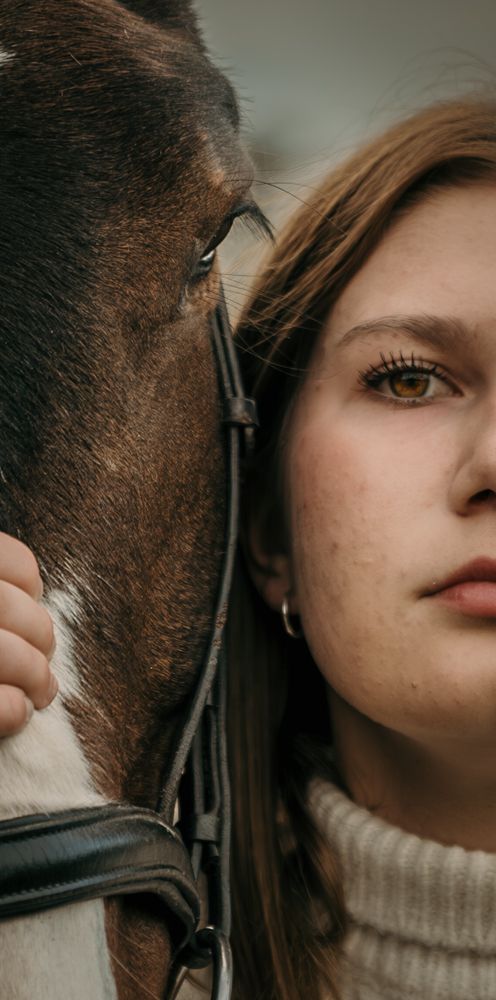 Girl with her horse for Senior Portrait in Dover NH