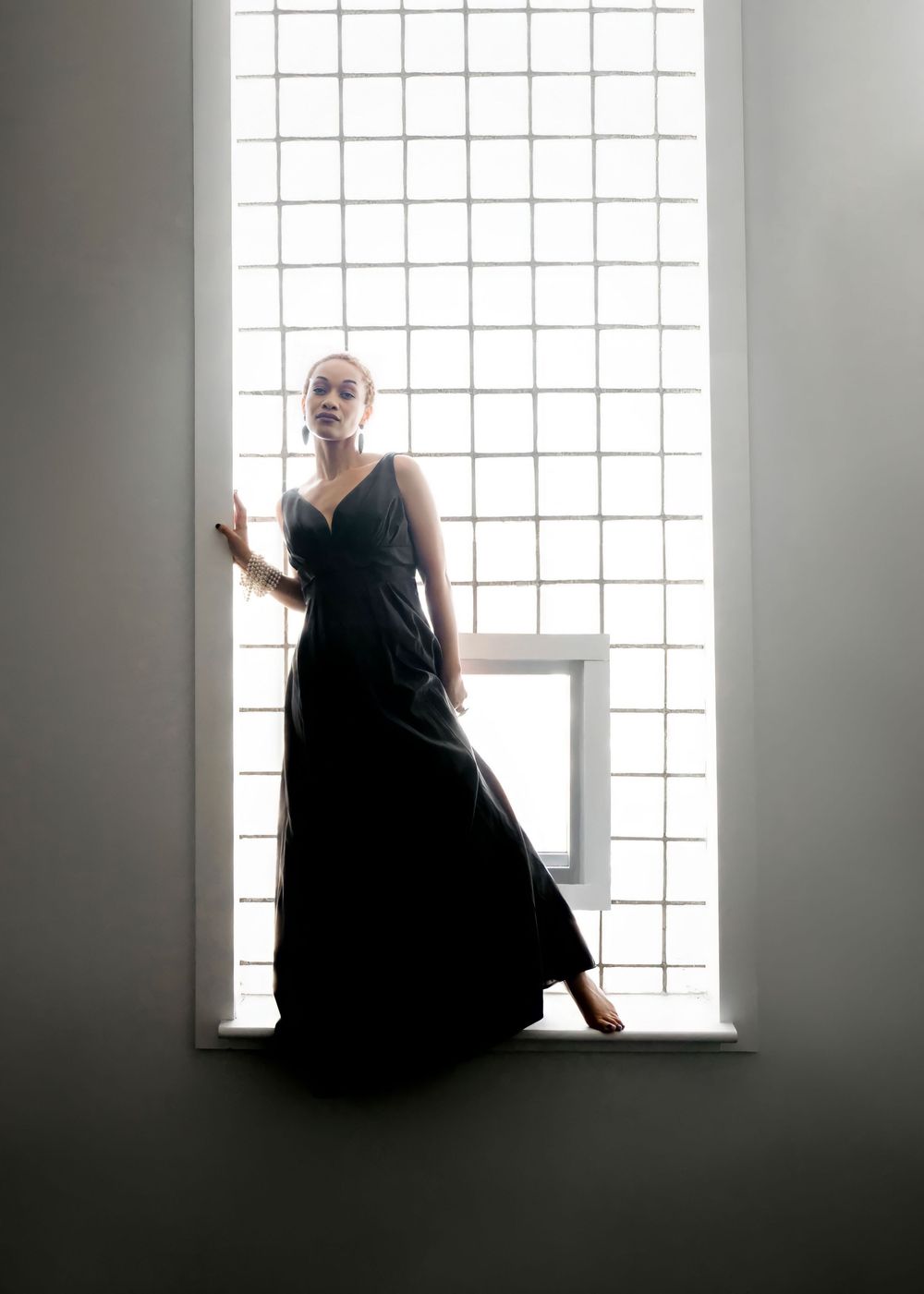 Creative fine art photography for women seeking luxury pop-up portrait experiences.