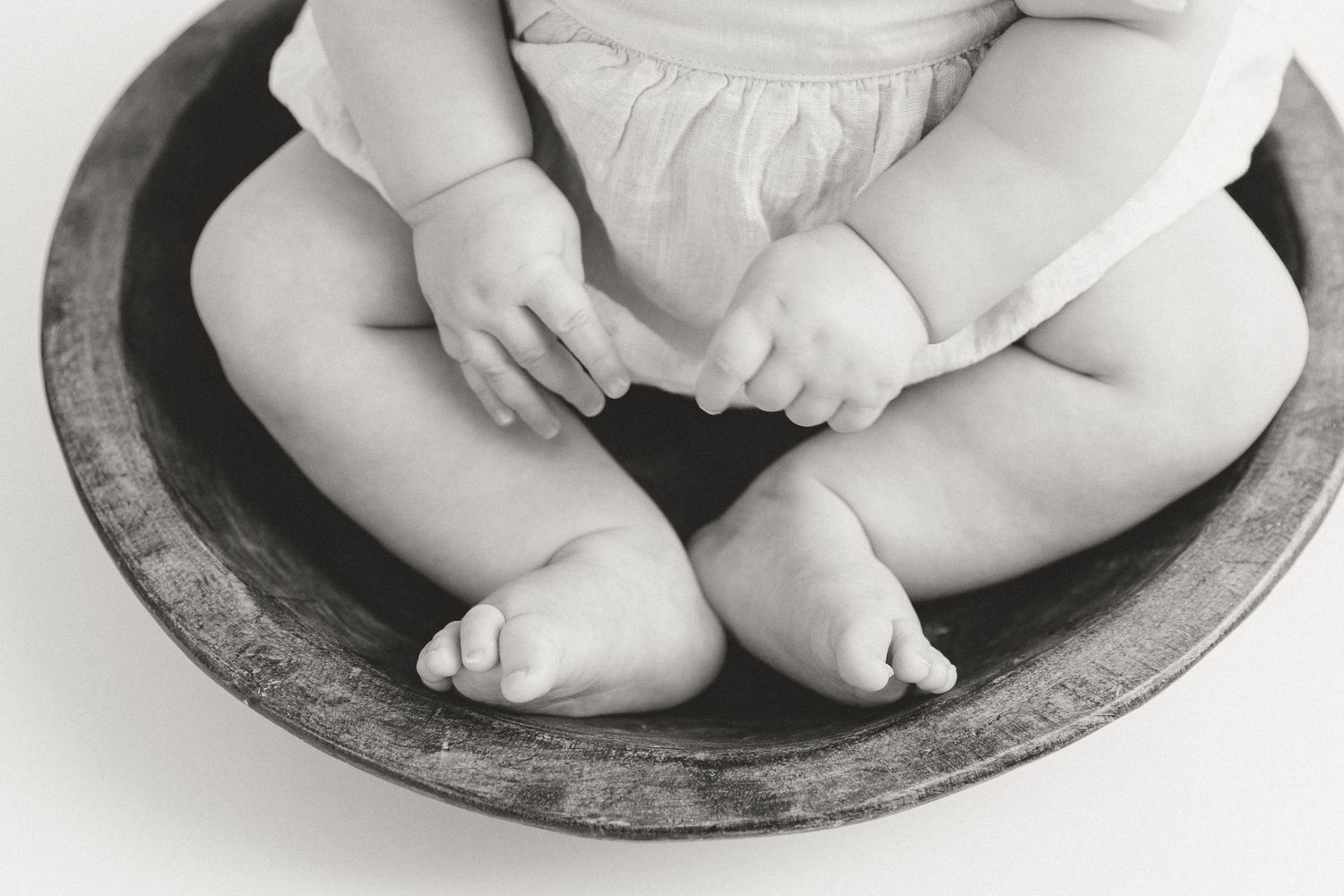 Capturing details during a 6 month sitter Milestone session in Tyler Tx by East Texas Motherhood photographer KP Portraits