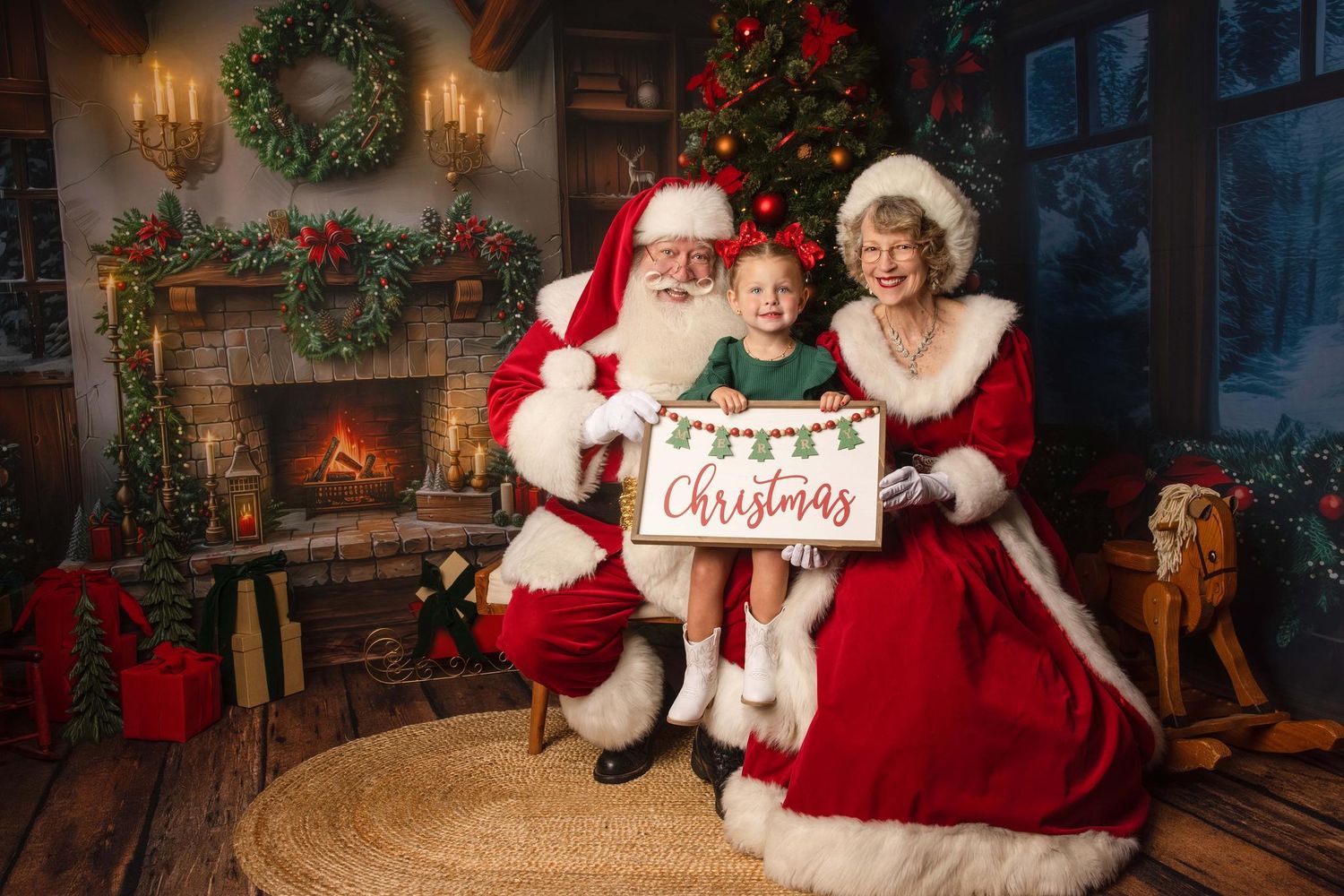 Knoxille Santa with 2 children reading stories