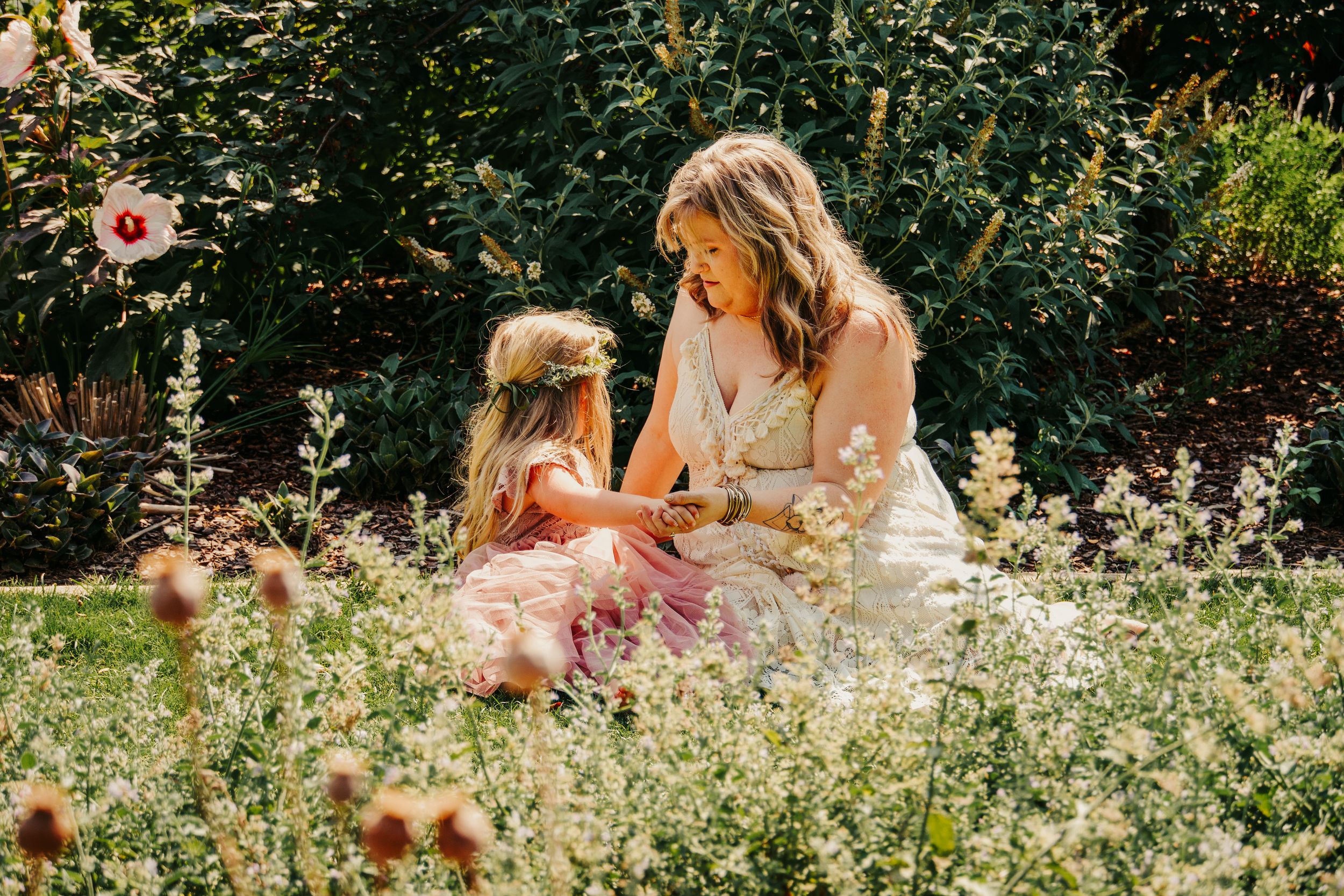 Mommy Daughter Outside OKC Will Rodgers Cayna Hunter Photography