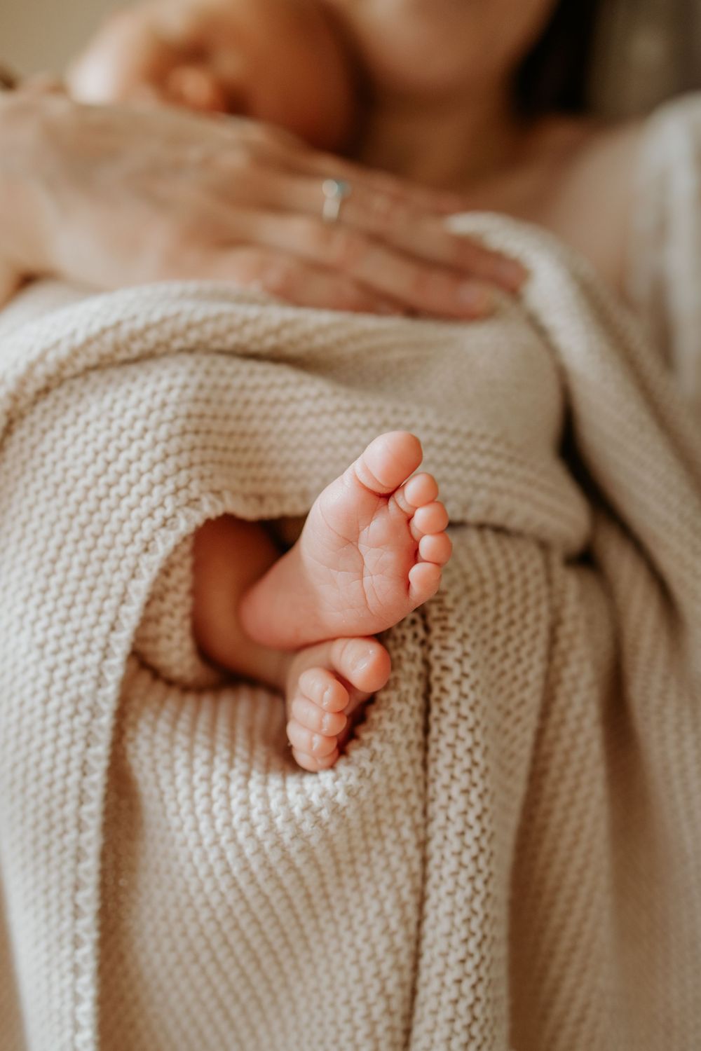 Adelaide newborn photographer - newborn baby boys toes