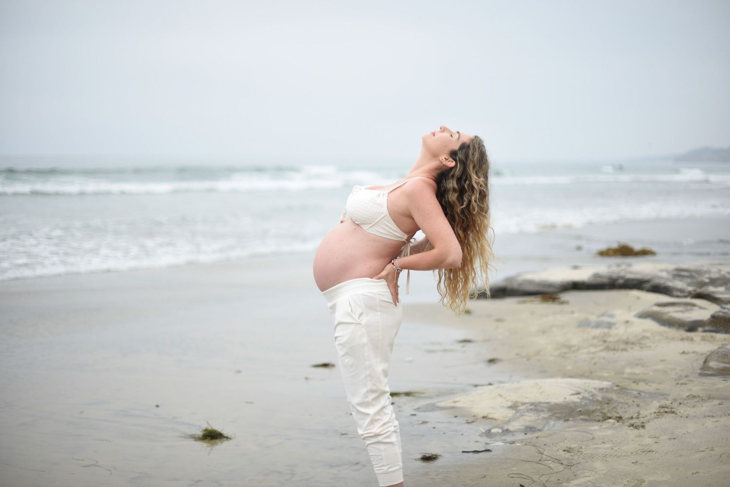 Prenatal Yoga San Diego. Kundalini Yoga San Diego. La Jolla Maternity Photoshoot. La Jolla Shores. Scripps Pier. Mother to be San Diego.