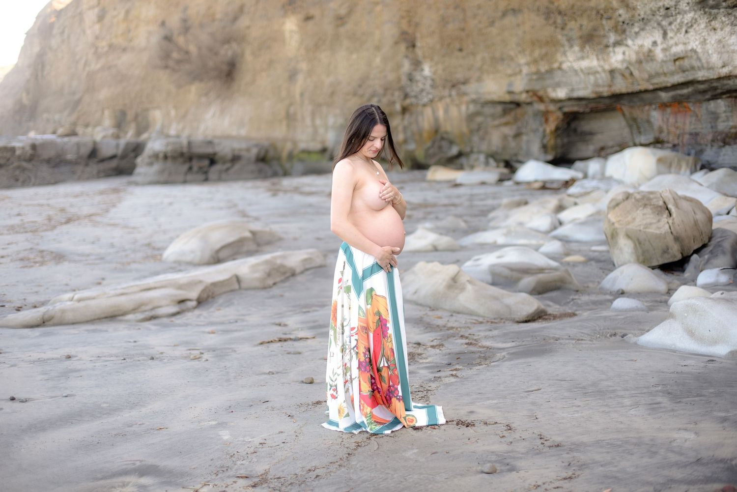 Babymoon San Diego. Babymoon La Jolla. Prenatal Photoshoot San Diego. La Jolla Shores.