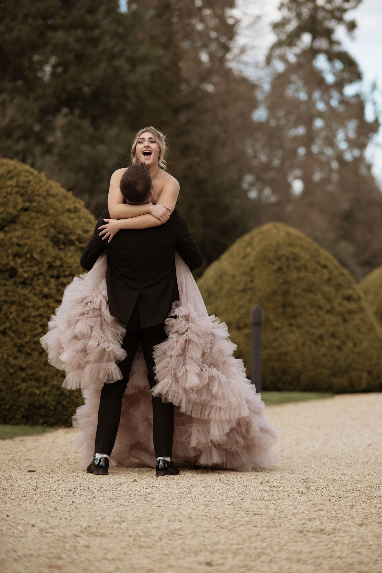 england-uk-wedding-day-bride-and-groom