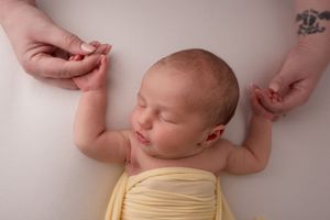 natural newborn photography Wolverhampton neutral tones