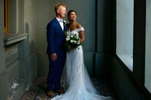 Classic bride and groom portrait in lovely light and beautiful architecture - Kelly Chapman Photographer Perth