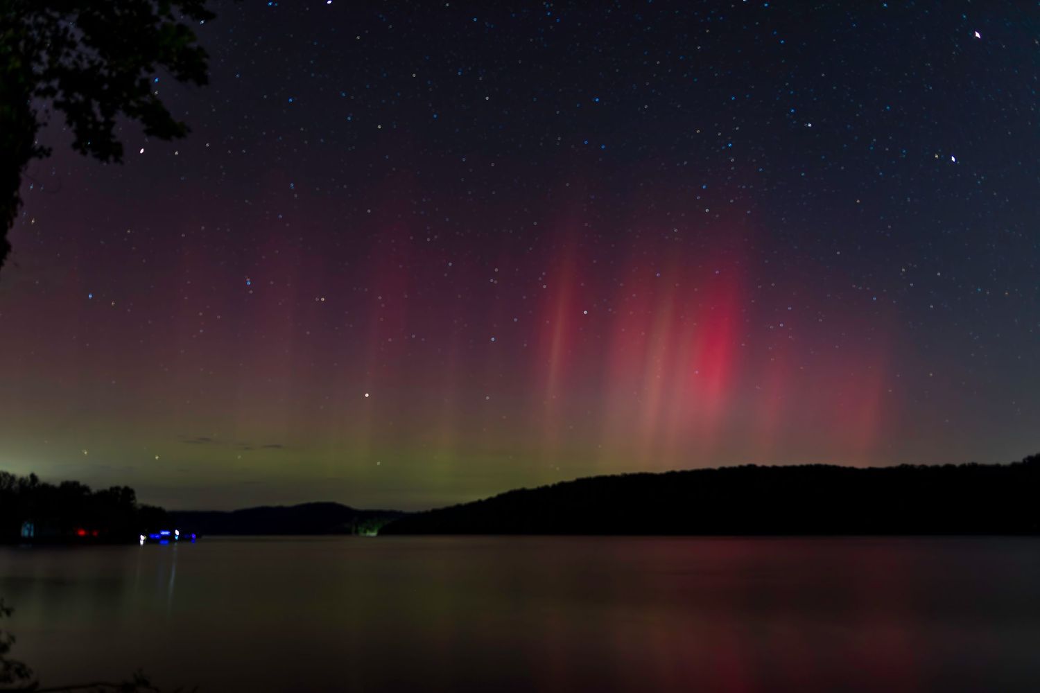 northern lights over lake of the ozarks