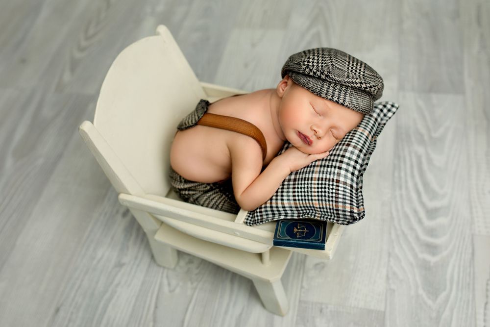 Professional newborn portraits Springfield Lakes , newborn safe posing, affordable newborn photography for Ips