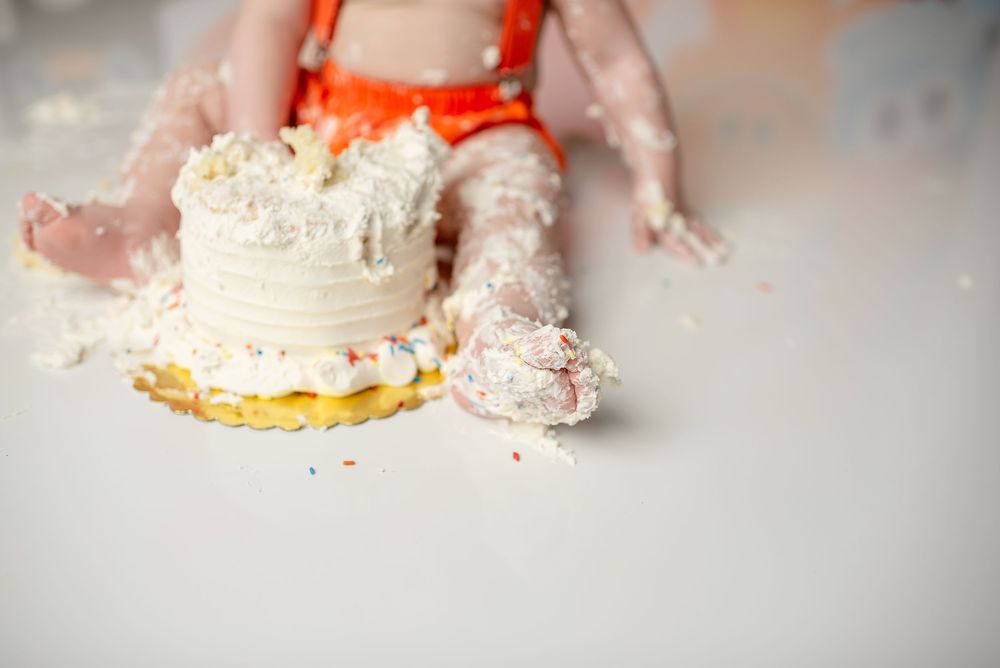 Yorktown cake smash photos, cake smash portraits near me Hampton Roads milestone photography, Yorktown baby portrait studio