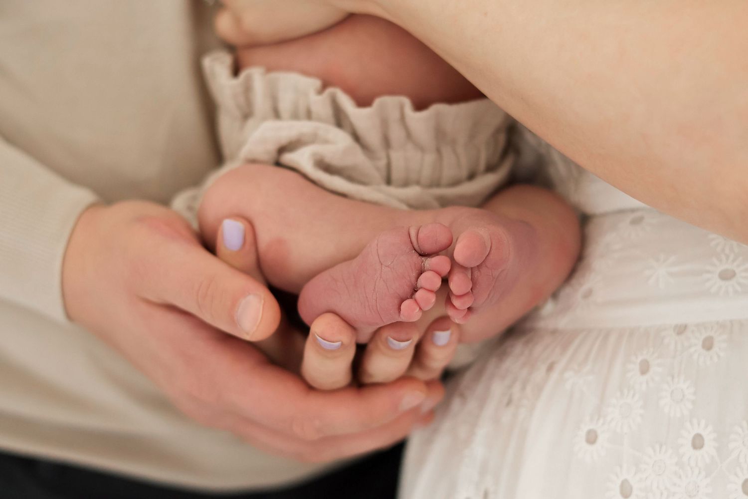 valokuvaus oulu newborn newbornkuvaus vauvakuvaus newbornkuvaaja vauvakuvaaja vastasyntynyt vastasyntyneen kuvaus valokuvaaja vauva