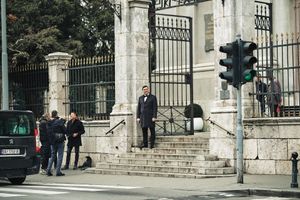 Fotografisanje venčanja u crkvi
Mladoženja dočekuje svoju mladu ispred
Saborna Crkva Beograd