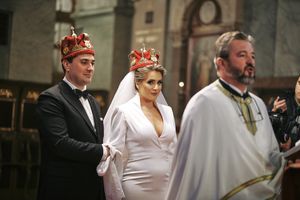 Fotografisanje venčanja u crkvi
Fotografija mladenaca i sveštenika u Sabornoj crkvi u Beogradu