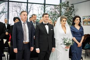 Fotografisanje venčanja
Fotografija čina venčanja u Beogradu kod matičara
Čestitke i tapšanje
Kumovi 
Kum i Kuma sa mladencima