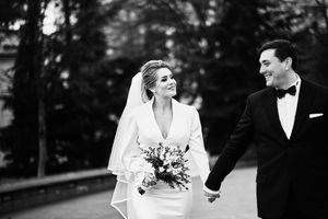 Fotografisanje venčanja
Spontana fotografija mlade i mladoženje 
Uhvaćen je pogled i emocija u pravom trenutku