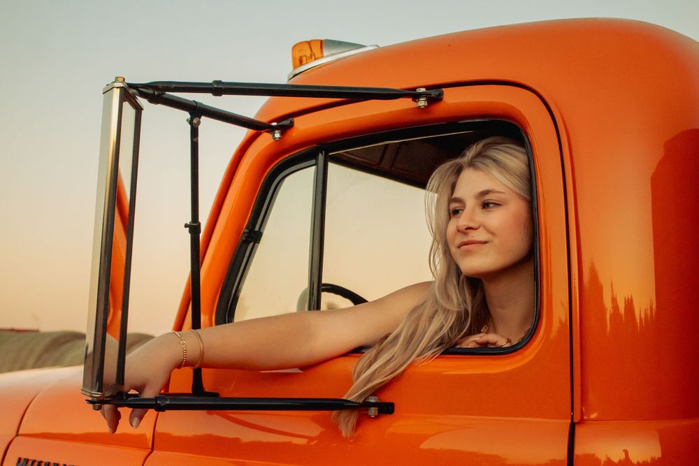 Golden hour senior portraits with timeless vibes in Edmond Oklahoma