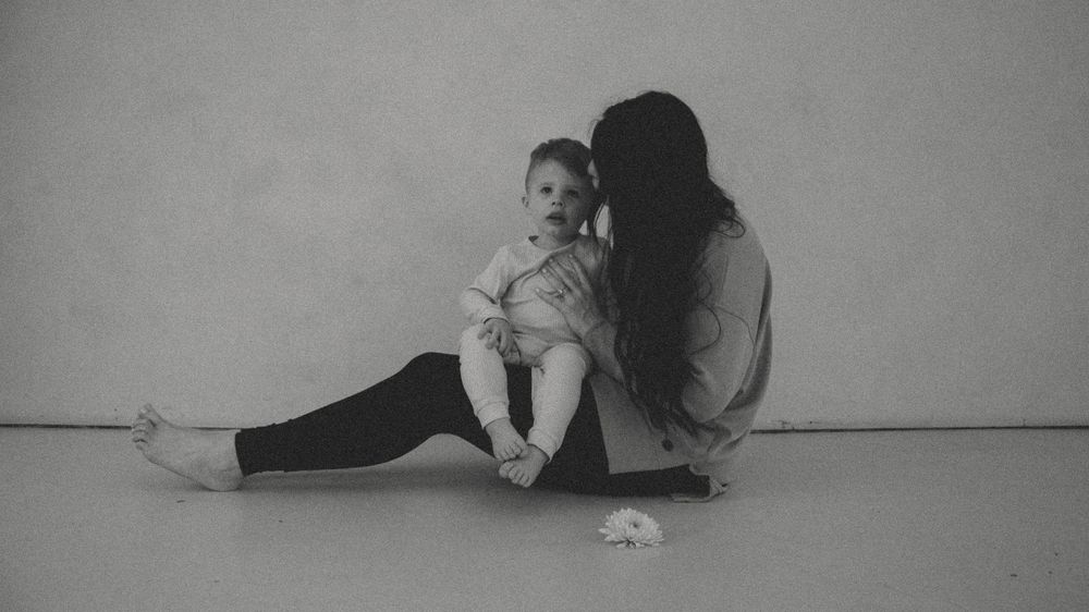 Vancouver Family and Motherhood Photographer offering candid, natural Sessions for pregnancy, newborn, breastfeeding, mommy and me sessions.