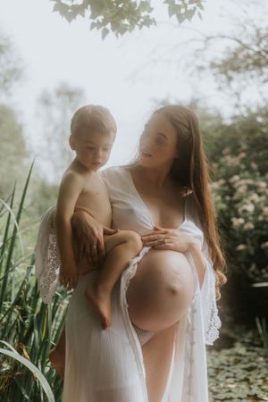 Maternity, Motherhood Photography in Foxearth Sudbury, Suffolk