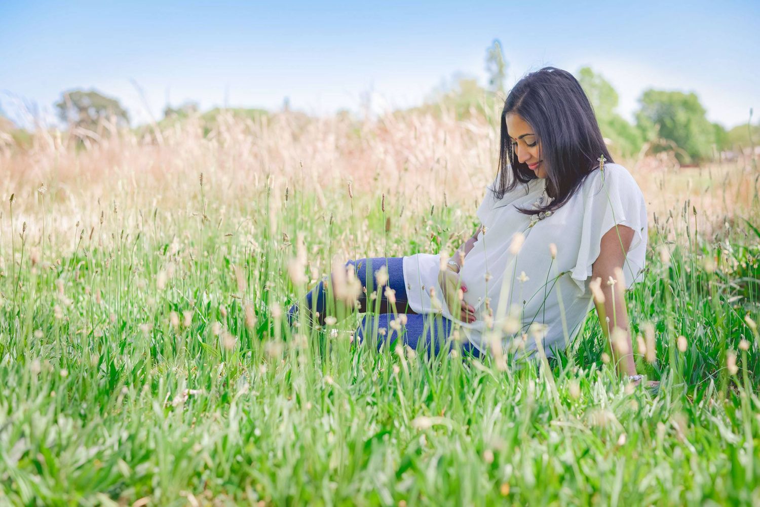 maternity pregnancy photography in beautiful gardens