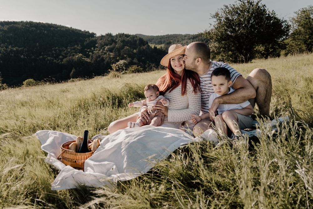 семейна фотосесия сред природата софия, фотосесия за бременни софия