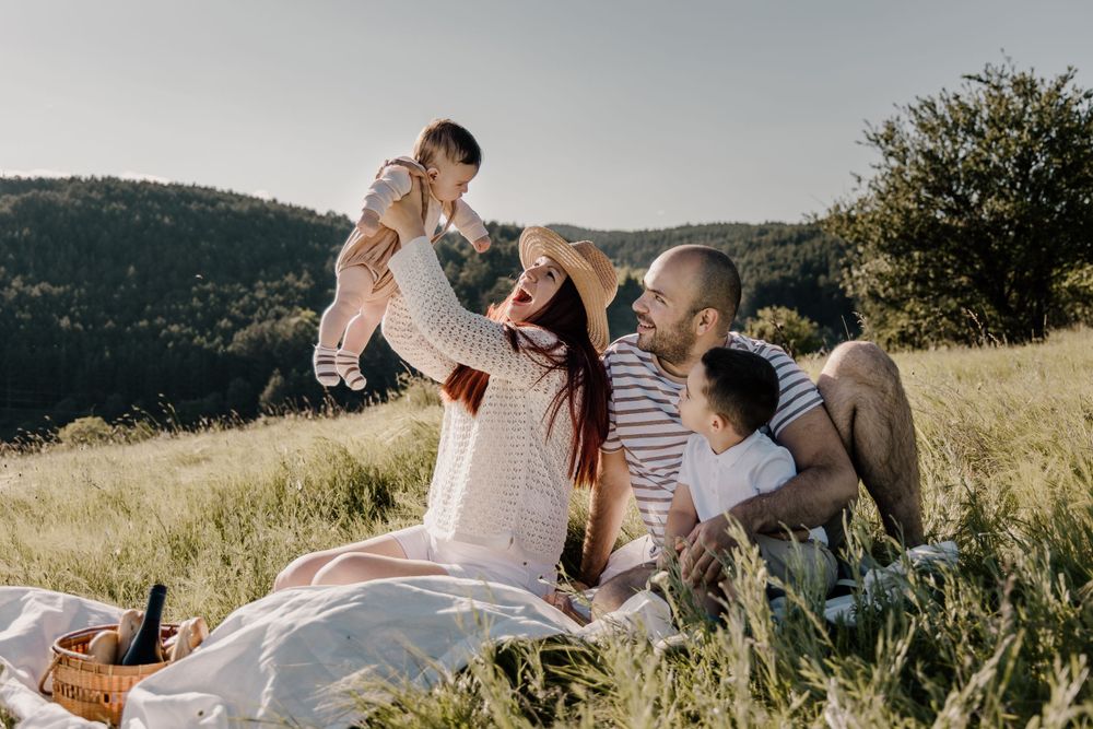 семейна фотосесия сред природата софия, фотосесия за бременни софия