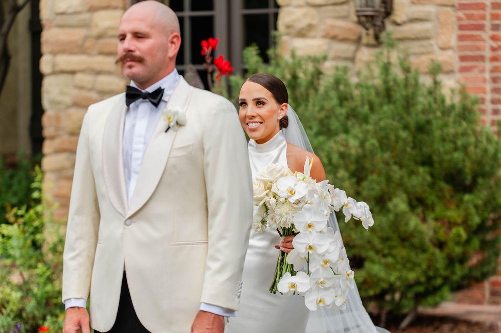 Wedding couple. Photography. First look.