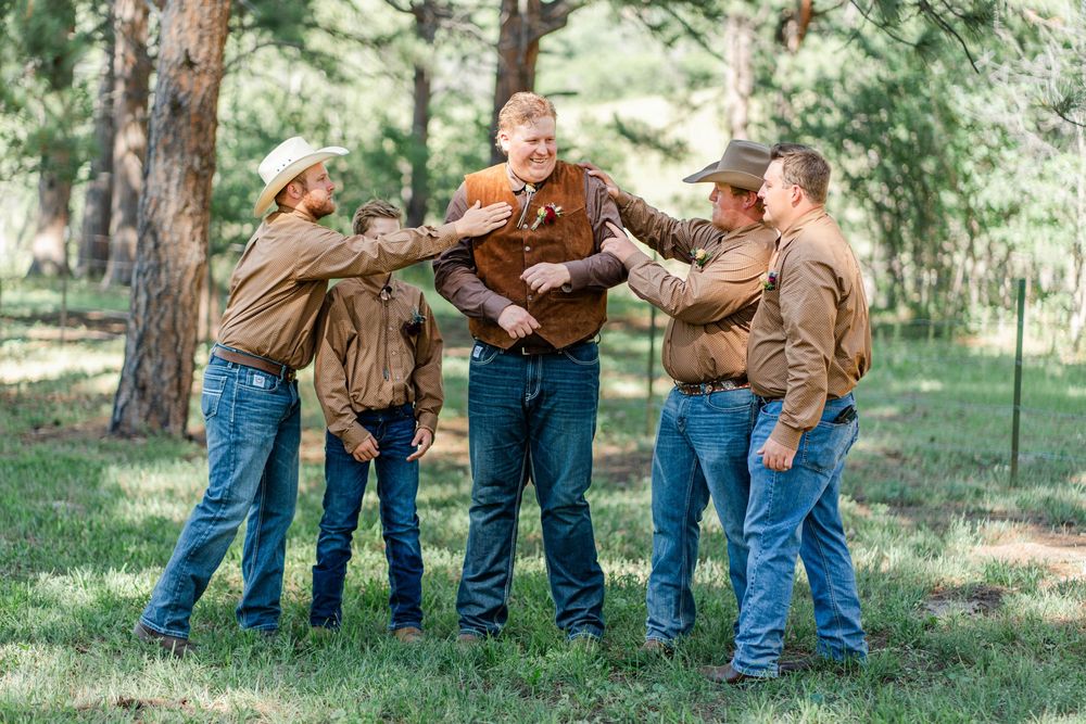 Colorado Springs engagement photographer. Colorado Springs engagement photo. Engagement photography in Colorado Springs