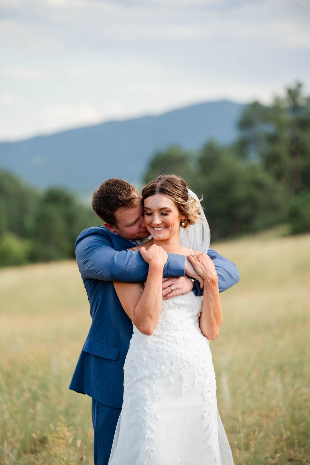 Wedding couple. Bride and groom photography.