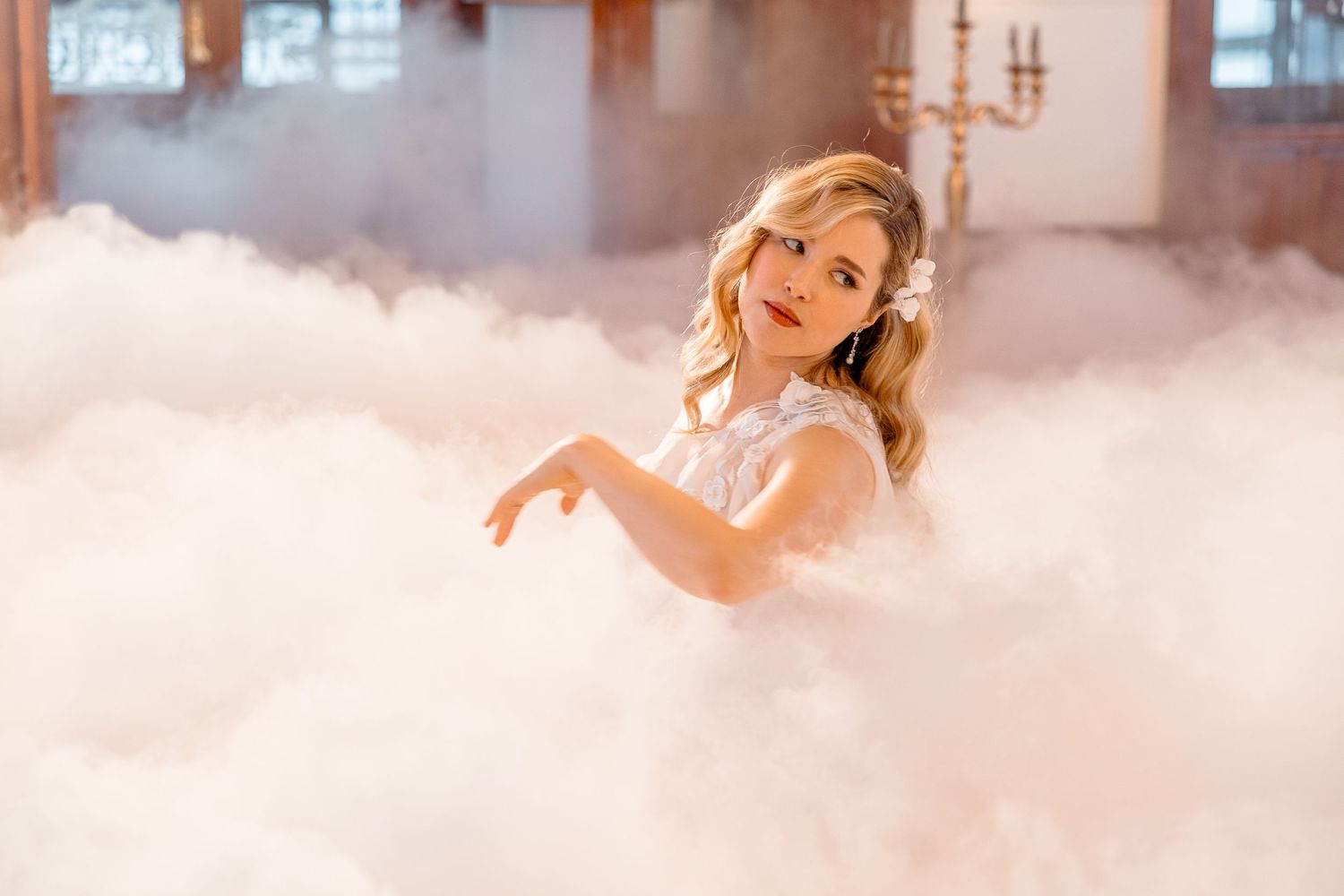 Bride dancing candid moment — Montreal wedding photographer