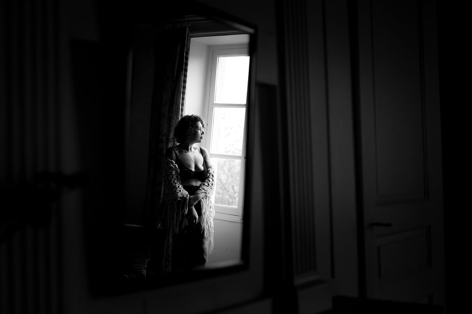 Portrait de confiance en soi pris lors d'une séance photo en Dordogne