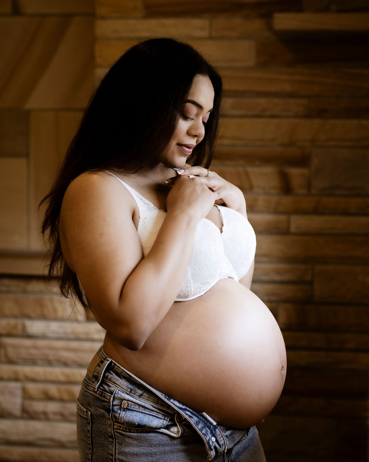 pregnancy photos in a sun filled cosy home in Pymble