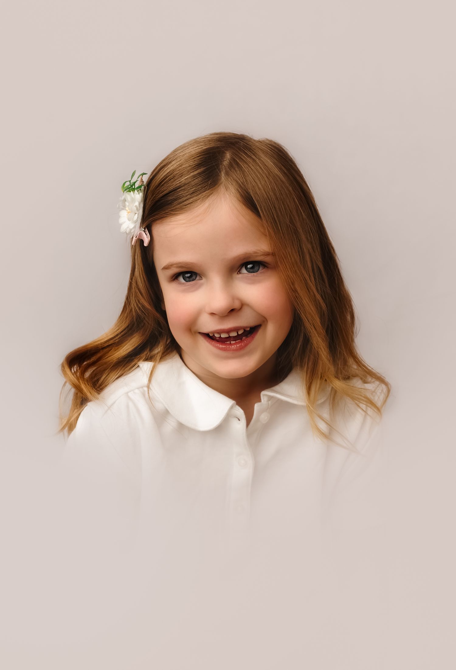 Charlottesville photographer, maternity, family, newborn, little girl in white Peter Pan collar shirt with an antique edit.