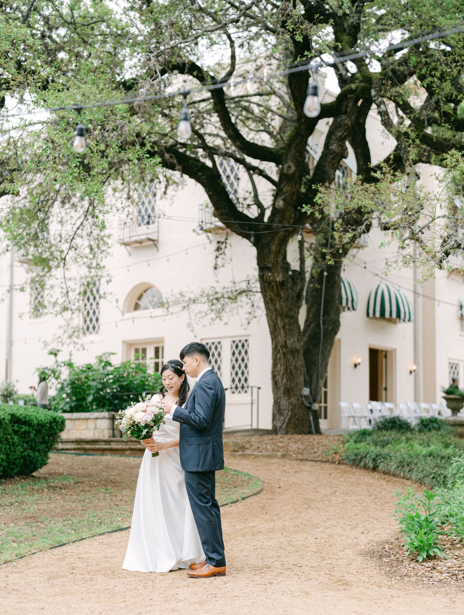 Annie Strever Editorial Fine Wedding Photography Laguna Gloria The Contemporary Austin Texas Elopement Couple Portraits