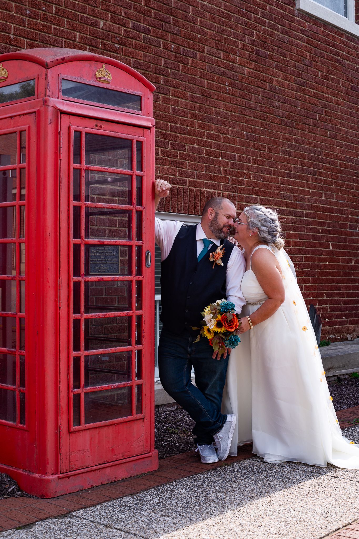 Best wedding family photographer near me Indianapolis Indiana and surrounding areas