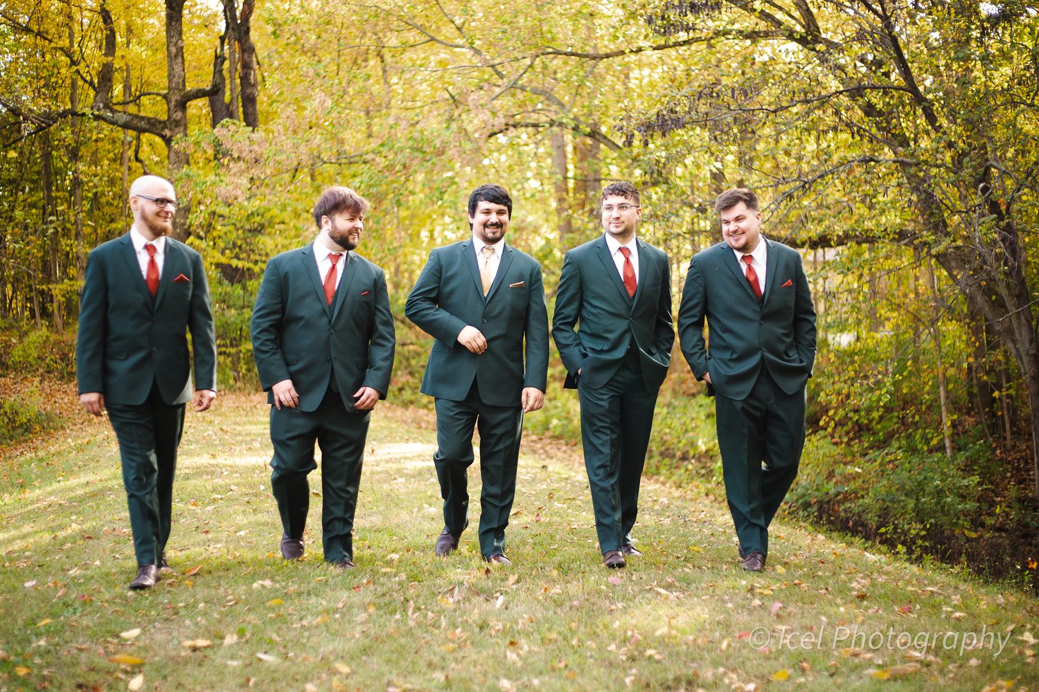 Best wedding family photographer near me Indianapolis Indiana and surrounding areas