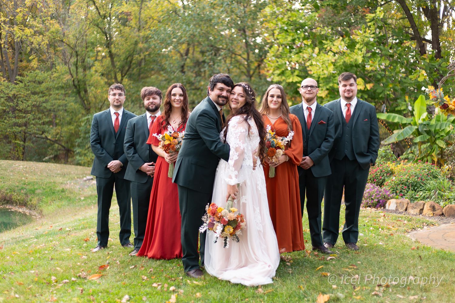Best wedding family photographer near me Indianapolis Indiana and surrounding areas