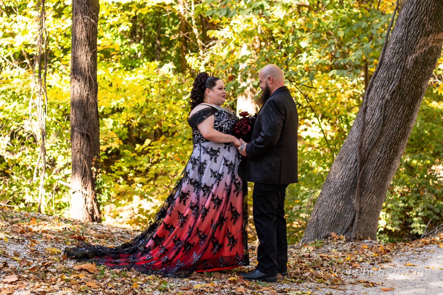 Best wedding family photographer near me Indianapolis Indiana and surrounding areas