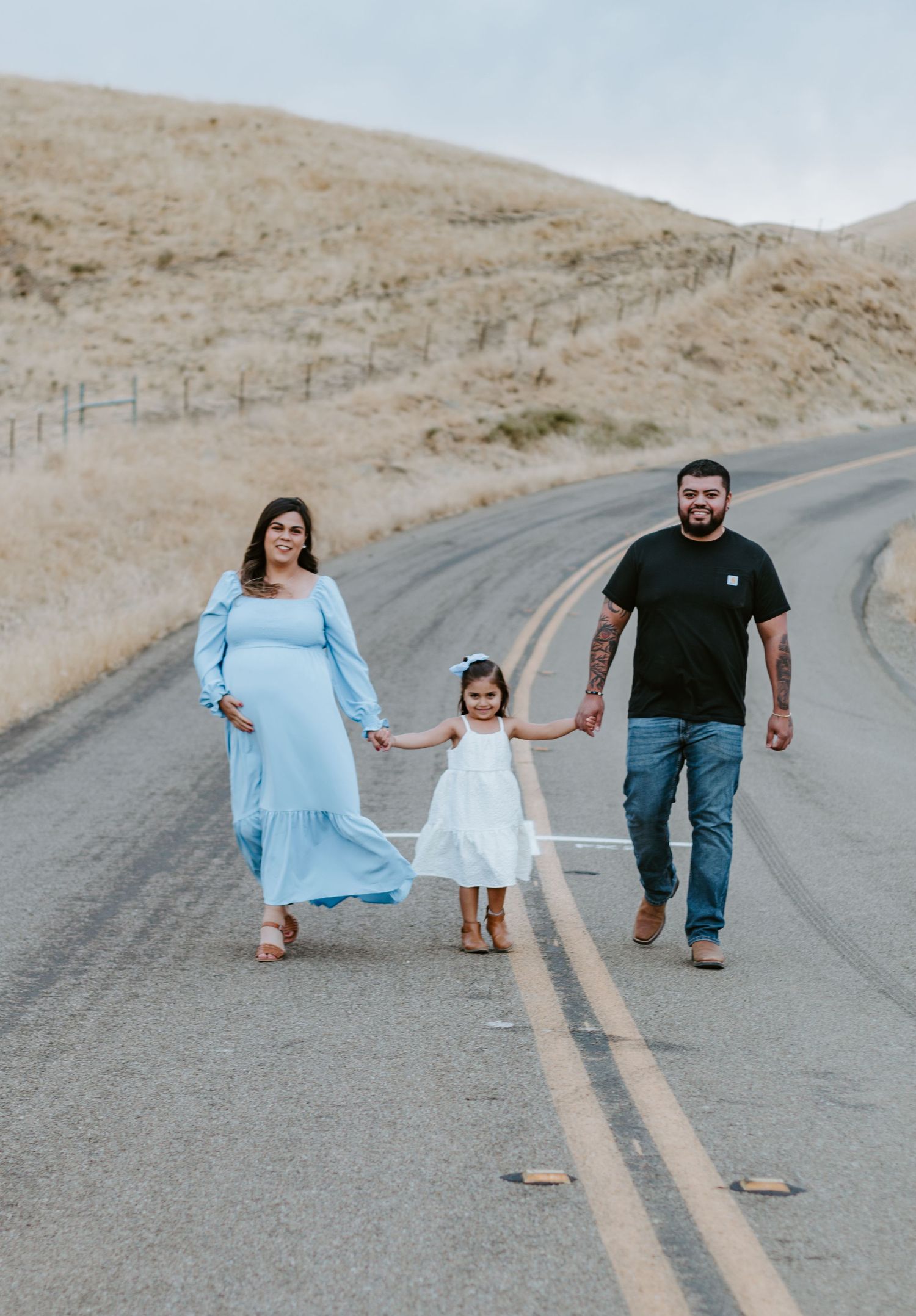 Maternity photos in Del Puerto Canyon.