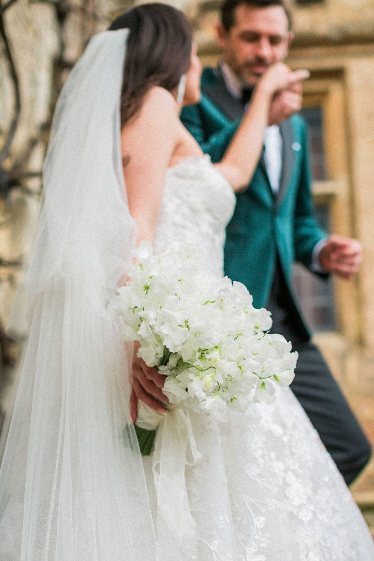 Hayley Elizabeth wedding photographer sudeley castle cotswolds photography bride and groom on steps