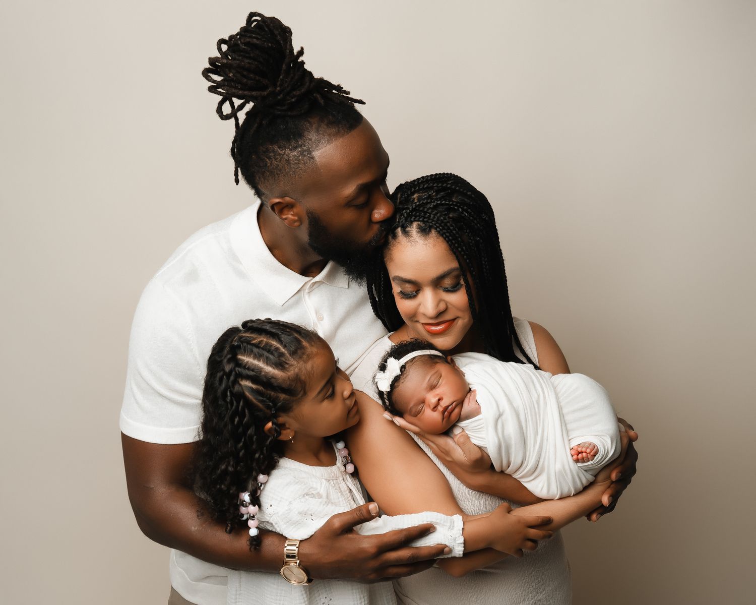 Newborn photography studio located in between Atlanta, Georgia and Birmingham, Alabama with full service photo studio.