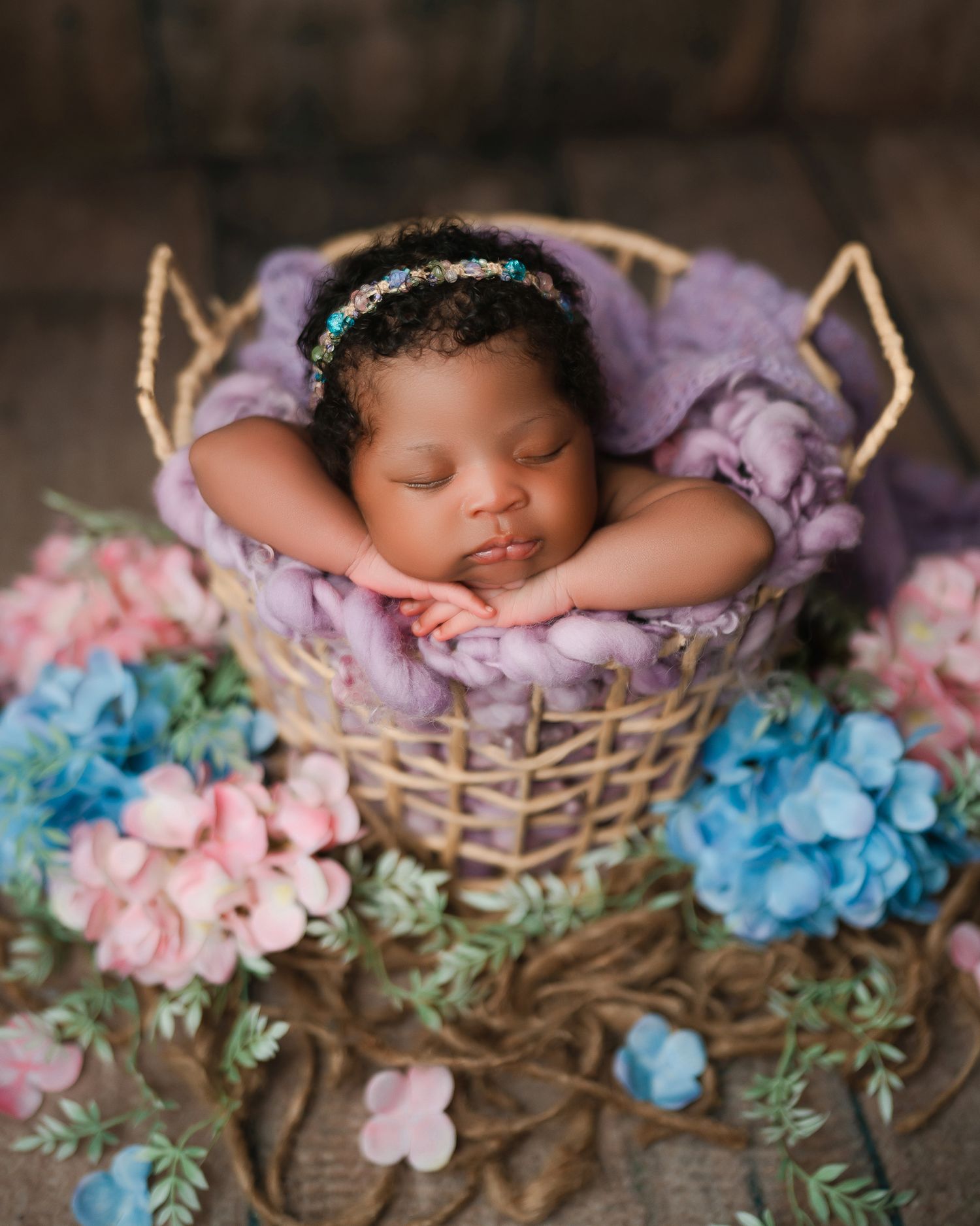 Newborn photography studio located in between Atlanta, Georgia and Birmingham, Alabama with full service photo studio.
